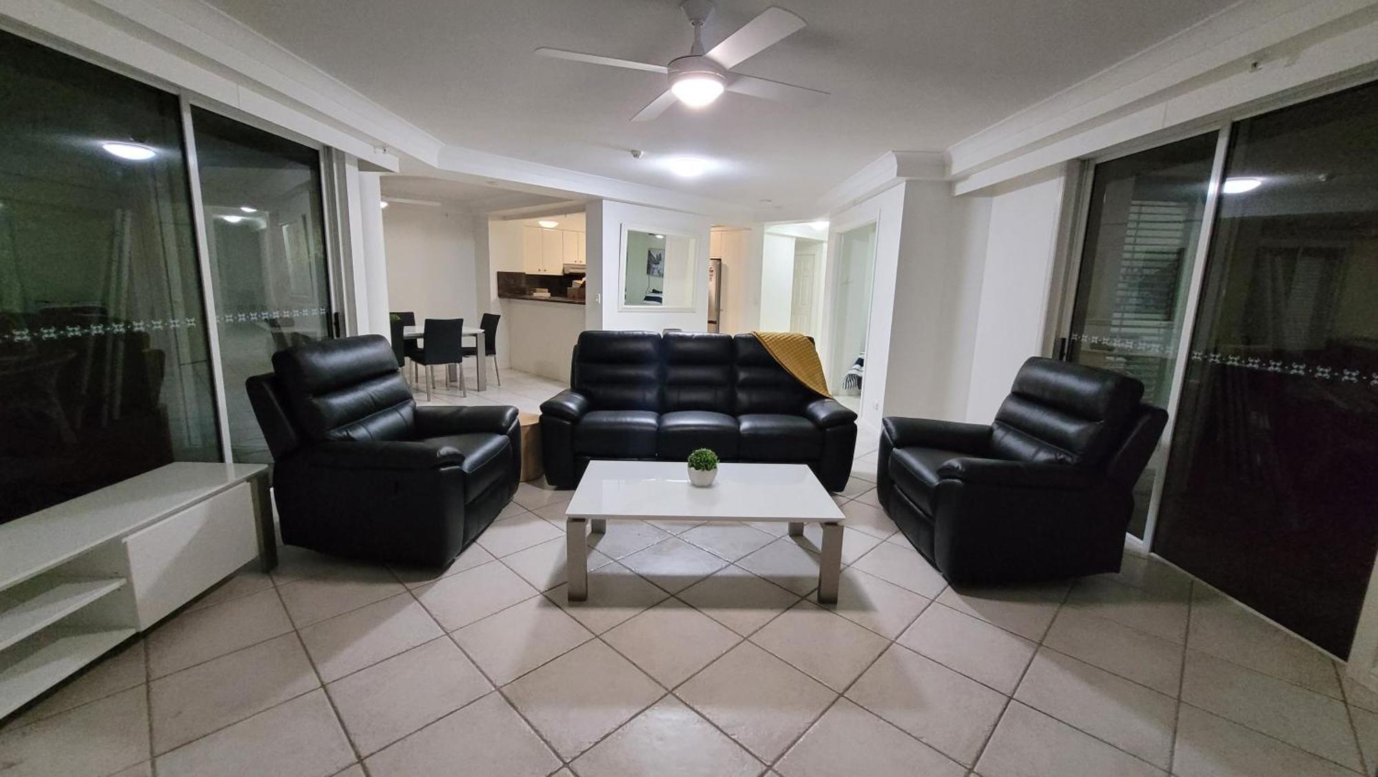 Apr Private Suites Moroccan By The Beach 골드코스트 외부 사진
