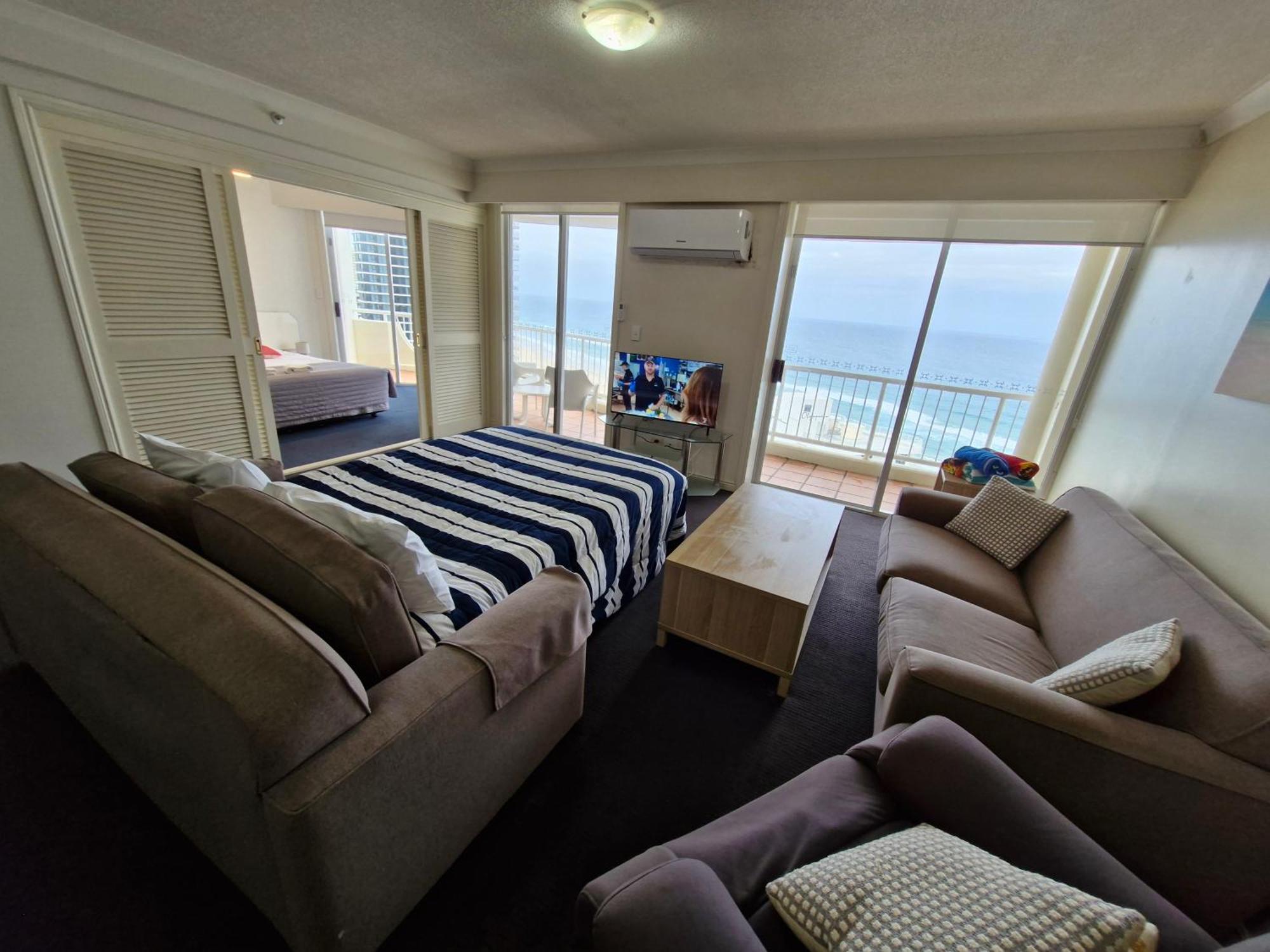 Apr Private Suites Moroccan By The Beach 골드코스트 객실 사진